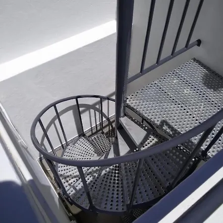 Different House Holidays *