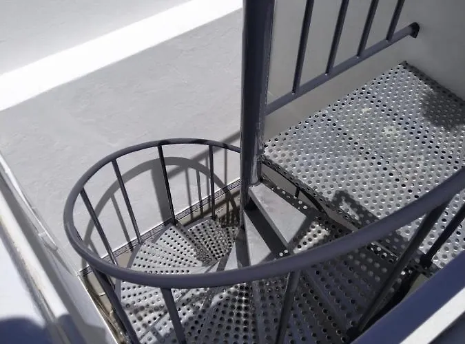 Different House Holidays *