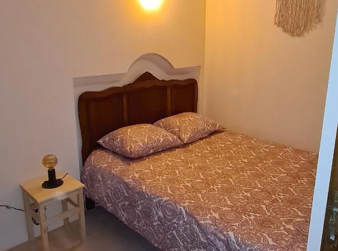 Different House Holidays *