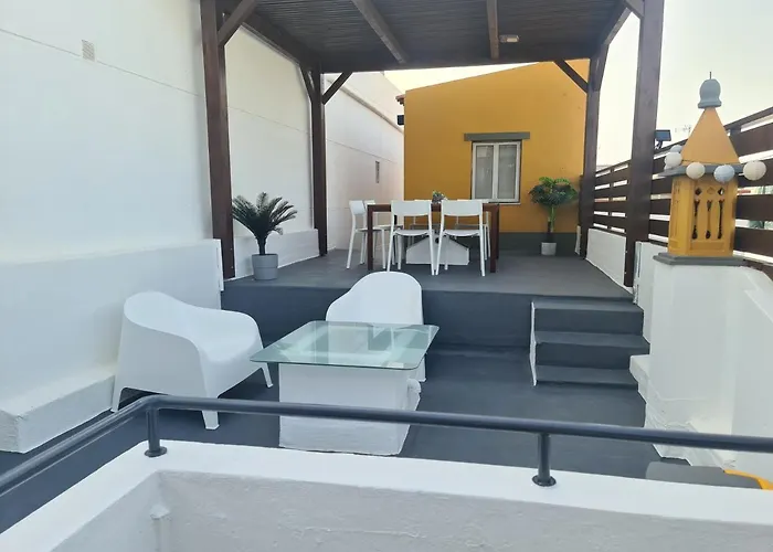 Different House Holidays Σπίτι διακοπών